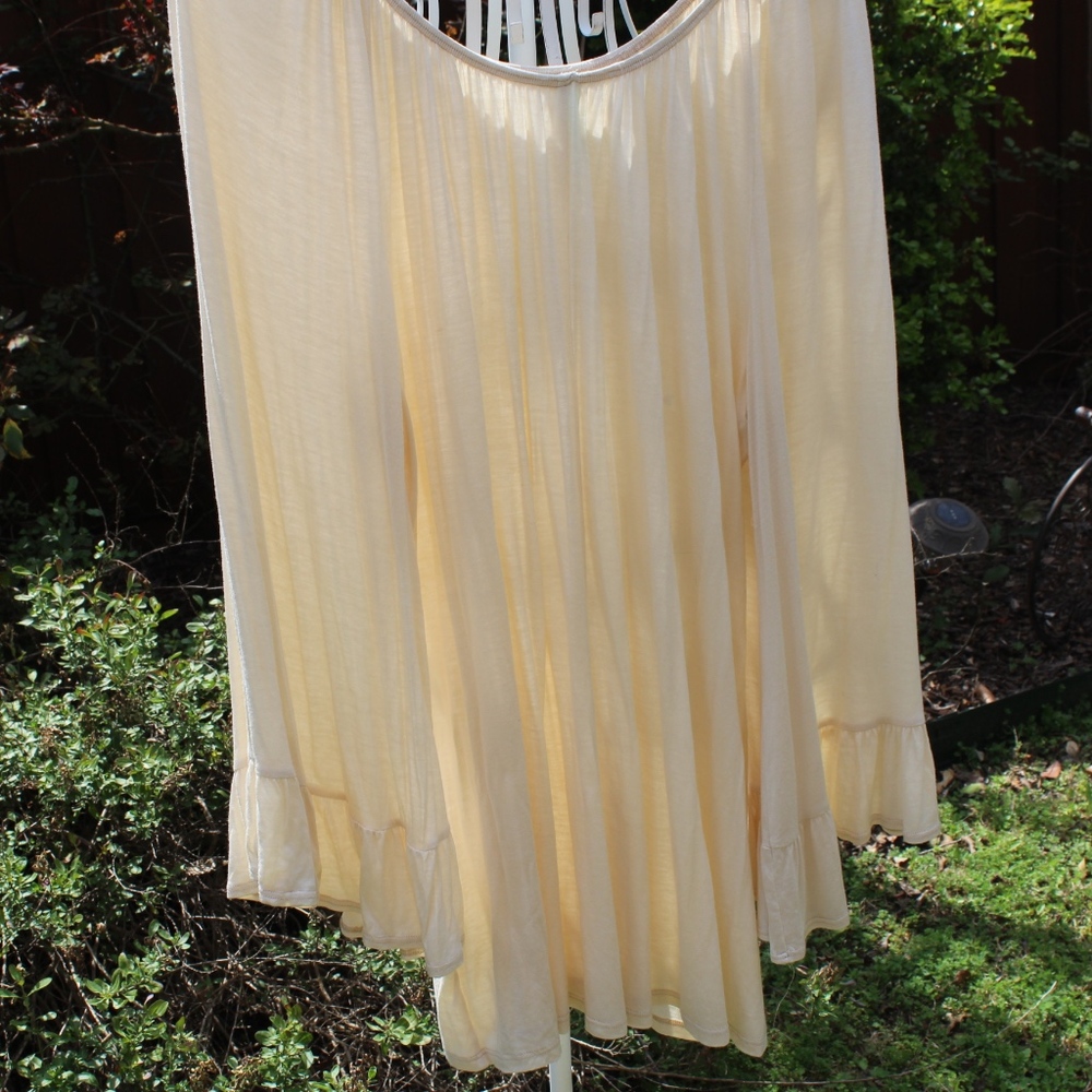 Ivory lightweight top with belle sleeves size 3XL